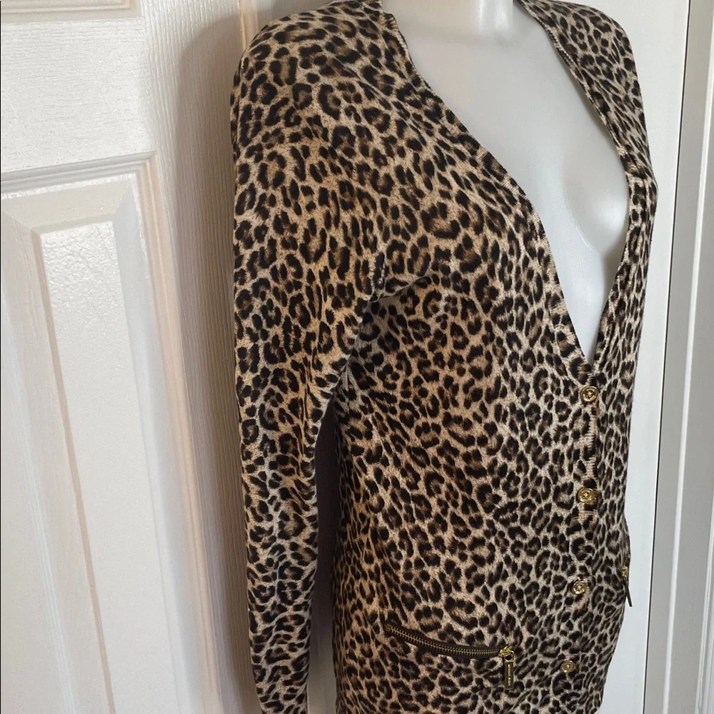 MICHAEL KORS ANIMAL PRINT LONG SLEEVE LONG CARDIGAN WITH LOGO ZIPS & BUTTONS M